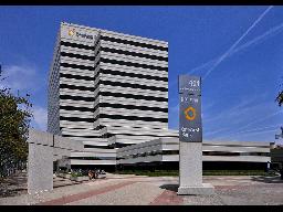 SM3 front view and plaza-0