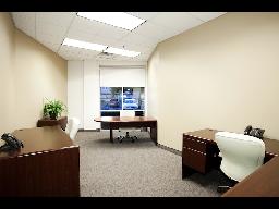 HEN-large window office-3desks