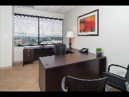 HUT Office-10