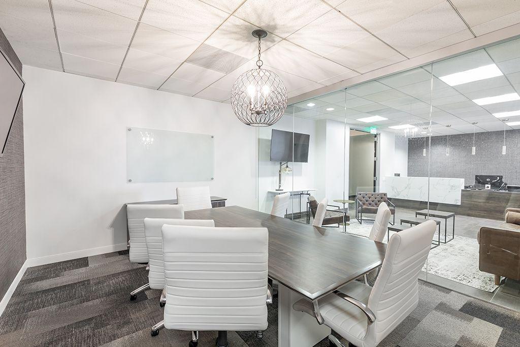 Medium conference room off recepton