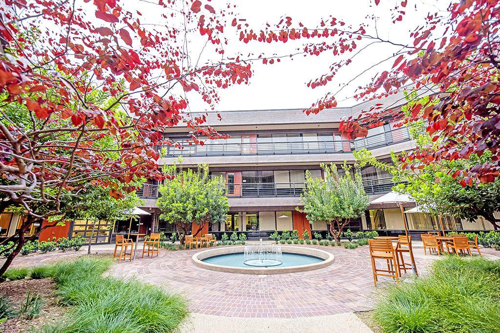 LFS Beautiful renovated courtyard