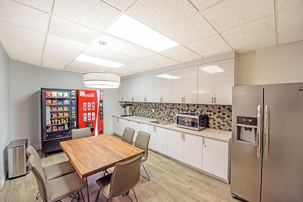 Full service kitchen + snacks + beverages