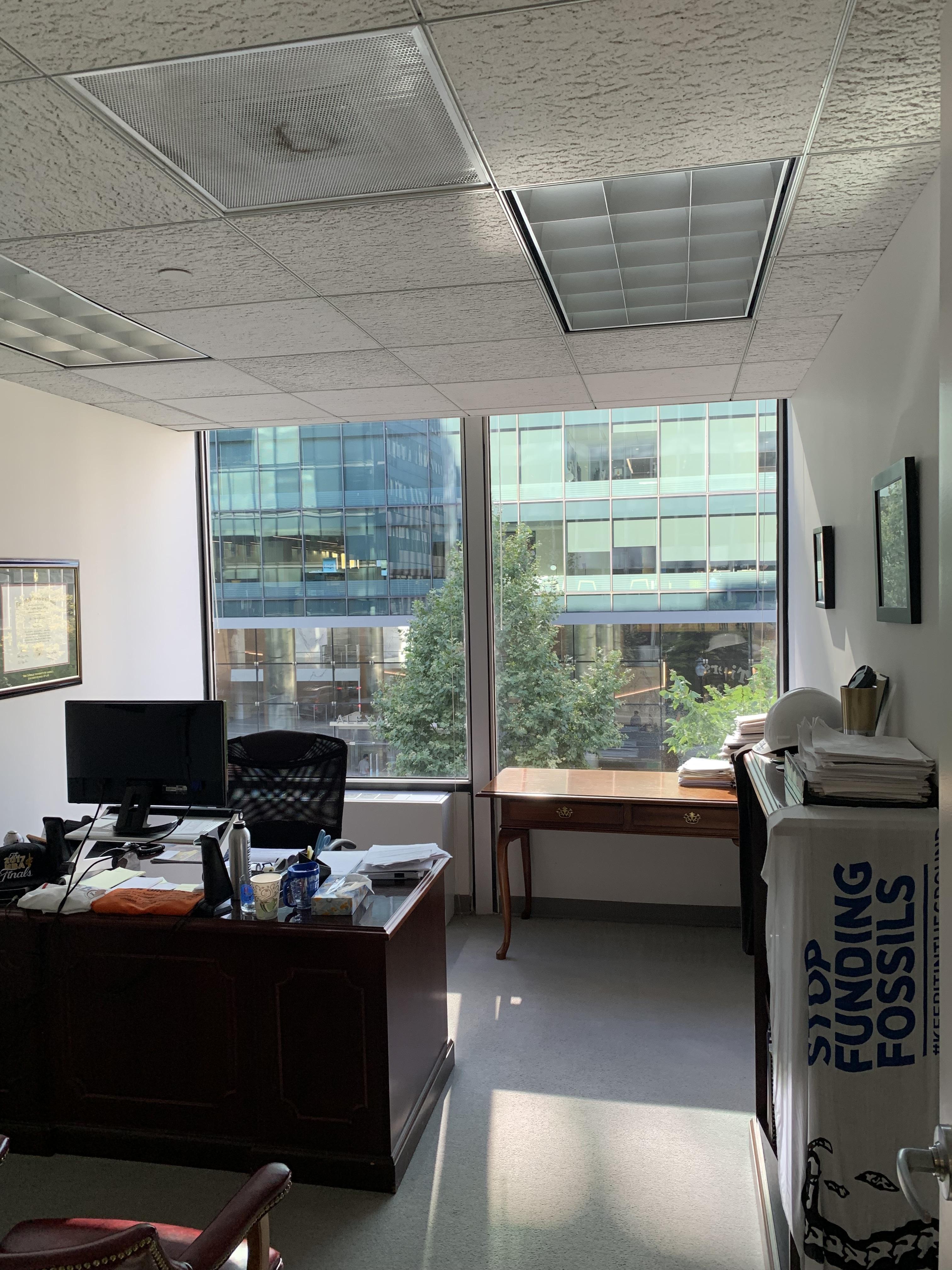 LFS Office with 2 windows