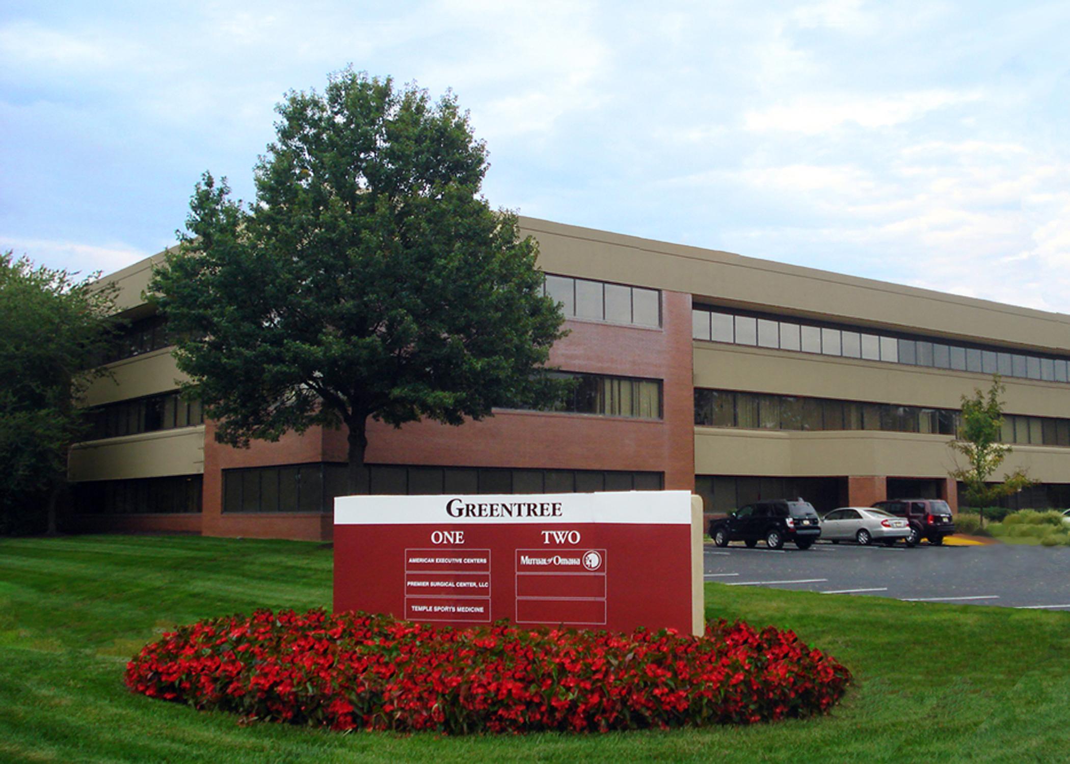 10000 Lincoln Drive East Building Exterior