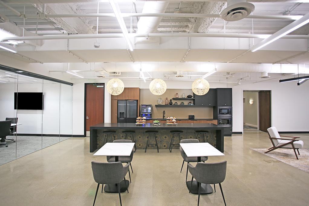 Kitchen and lunch / leisure area adjacent to meeting room