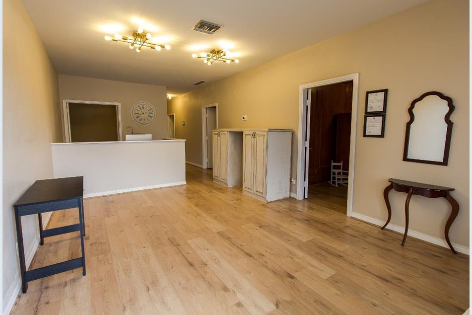 Perfect 1500 sf Space For Dallas City Attorneys - 3 Partner Offices